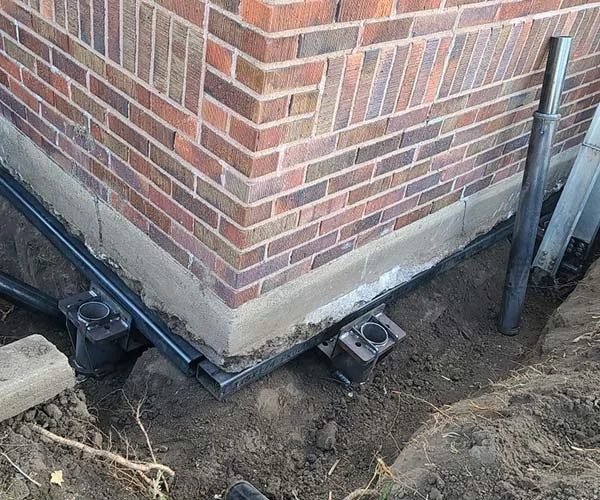Vind een aannemer of metselaar bij jou in de buurt om een verzakte fundering te laten herstellen, via GekeurdeVakman.