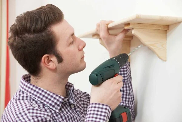 Planken laten ophangen