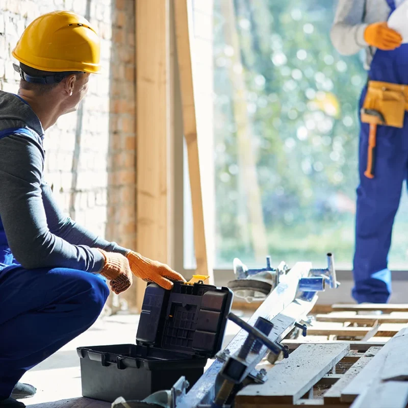 Een verbouwing of renovatie in huis laten doen? Vind een renovatiespecialist in je regio en plaats je klus op GekeurdeVakman.